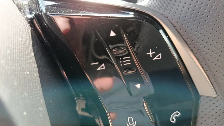 PEUGEOT 3008 3008 1.2 PureTech mHEV GT e-DCS6