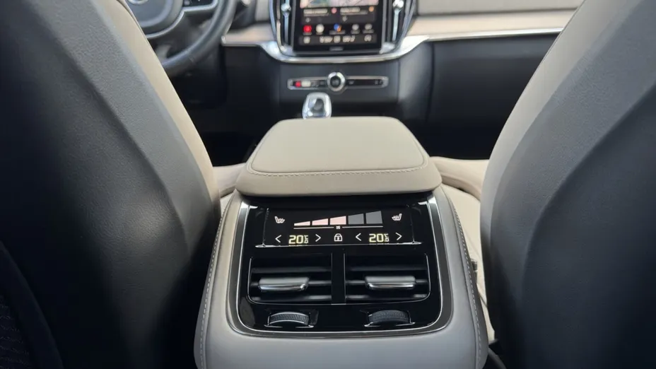 VOLVO XC90 XC90 B5 B AWD Plus Bright 7os aut