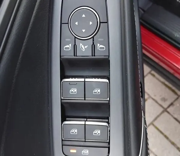 NISSAN Qashqai Qashqai 1.3 DIG-T mHEV N-Connecta Xtronic