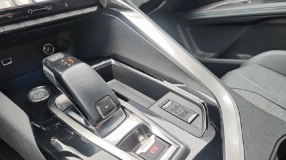 PEUGEOT 3008 3008 1.2 PureTech Allure Pack S&S EAT8