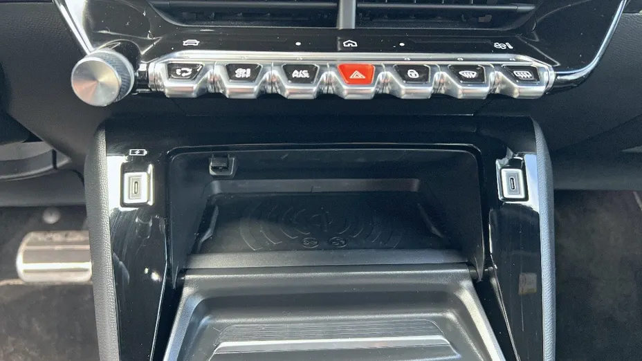 PEUGEOT 2008 2008 PureTech 130 GT S&S EAT8