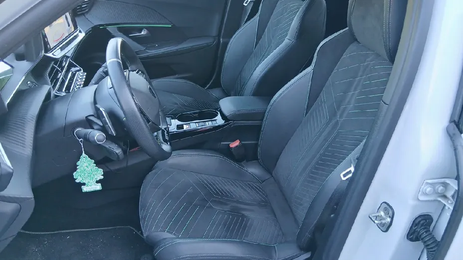 PEUGEOT 2008 2008 PureTech 130 GT S&S EAT8