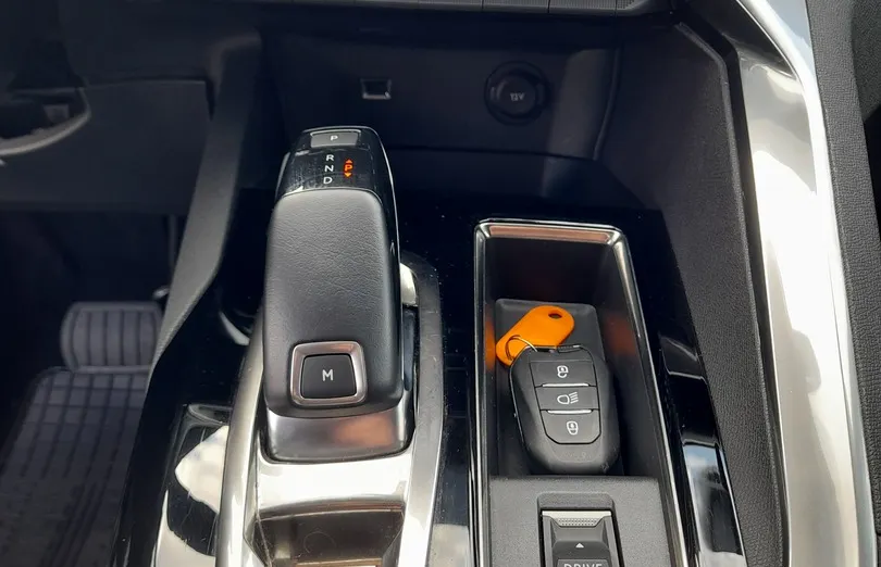 PEUGEOT 3008 3008 1.2 PureTech Allure Pack S&S EAT8