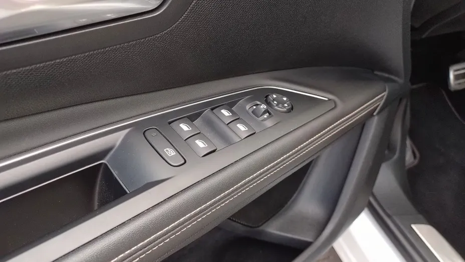 PEUGEOT 5008 5008 1.5 BlueHDi GT S&S EAT8