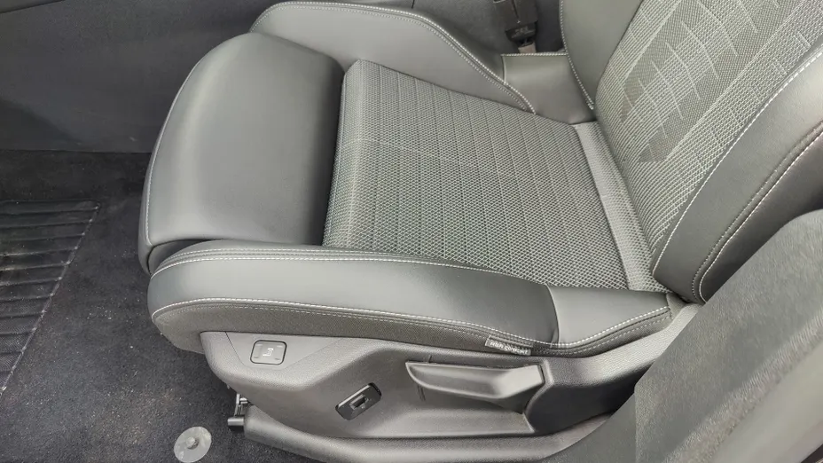 PEUGEOT 3008 3008 1.2 PureTech mHEV Allure e-DCS6