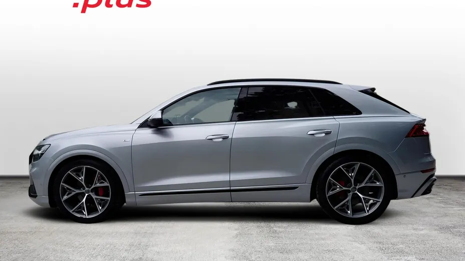 AUDI Q8 -