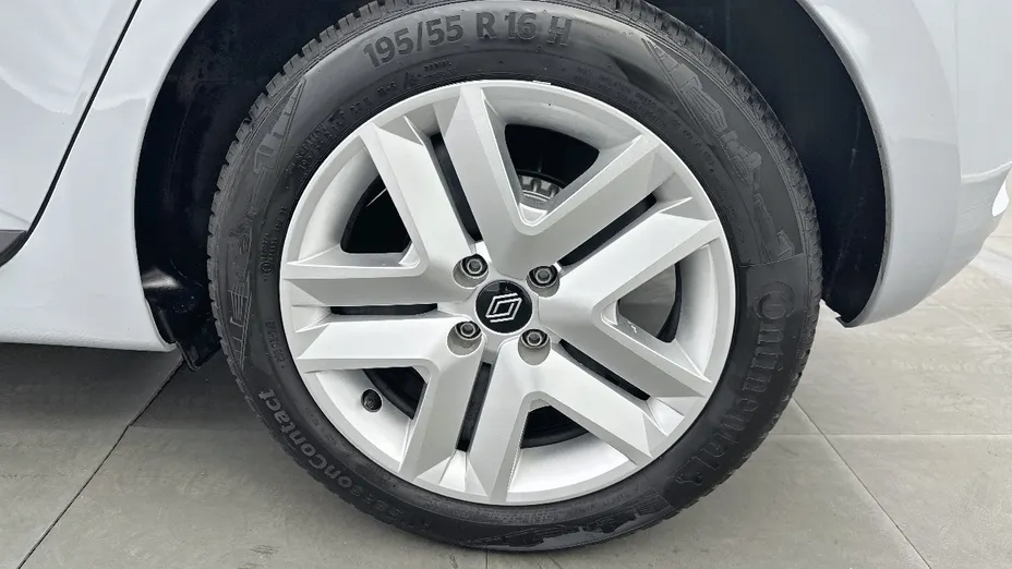 RENAULT Clio -
