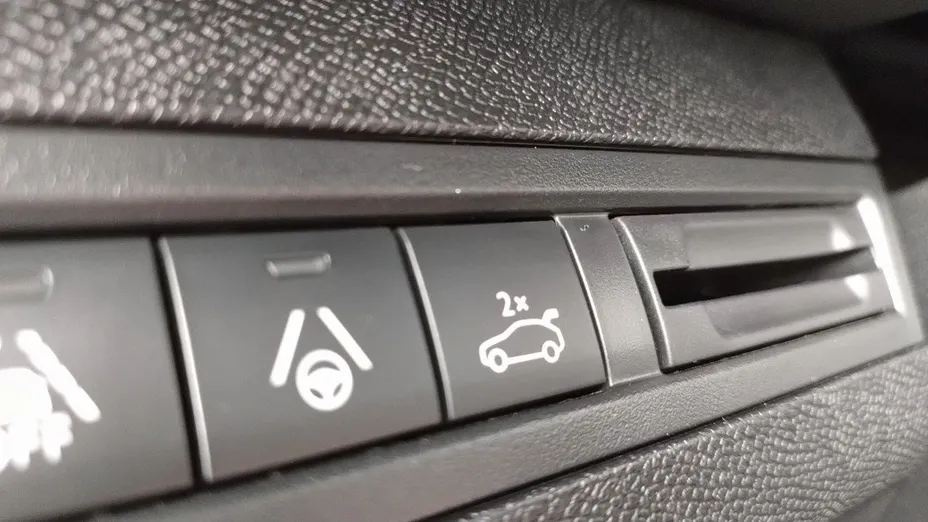 PEUGEOT 5008 5008 1.5 BlueHDi GT S&S EAT8