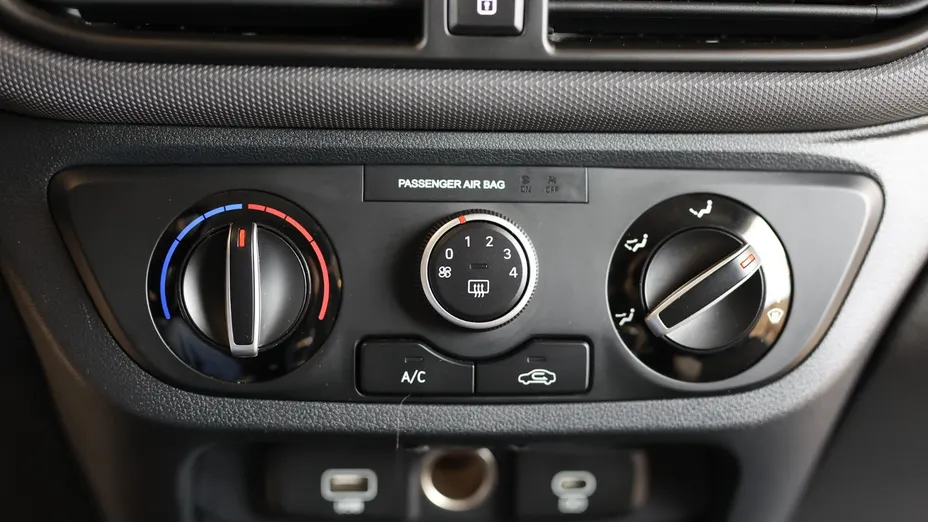 HYUNDAI i10 i10 1.2 Modern AMT