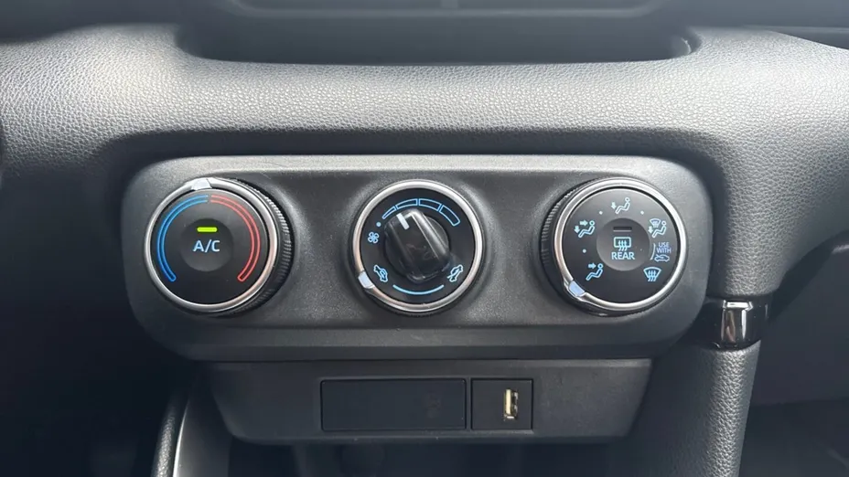 TOYOTA Yaris Yaris 1.5 Comfort