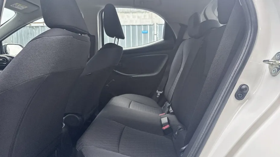 TOYOTA Yaris Yaris 1.5 Comfort