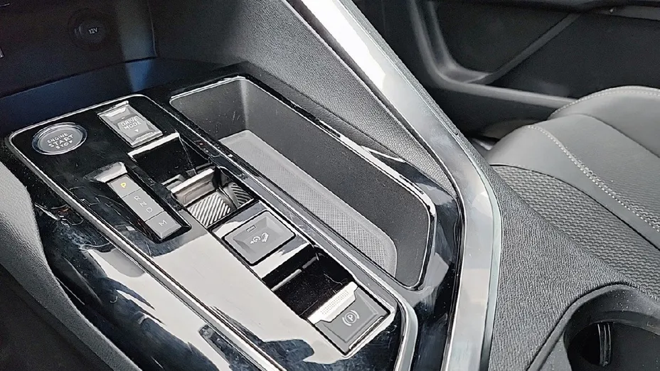 PEUGEOT 5008 5008 1.6 PureTech GT S&S EAT8