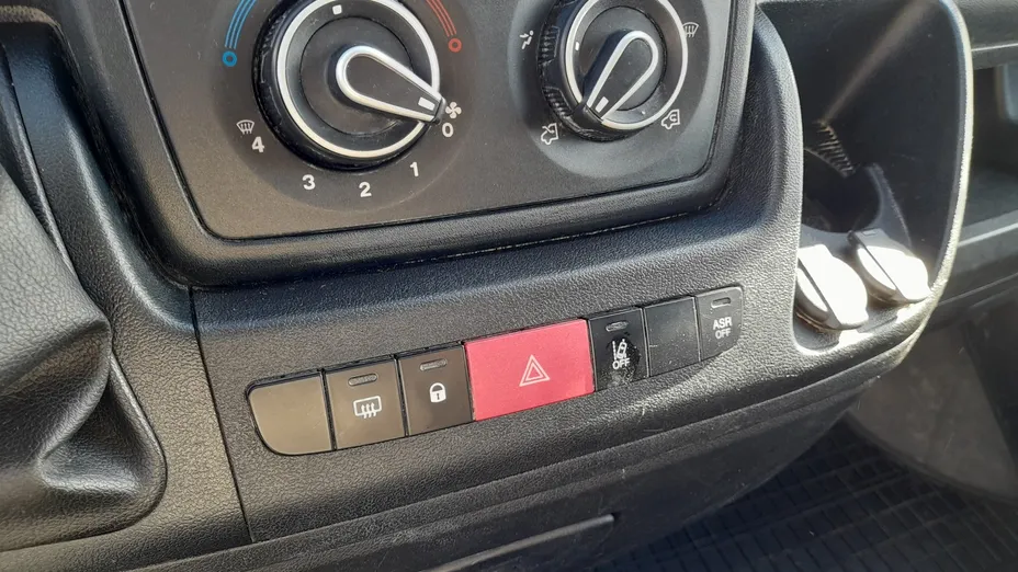 PEUGEOT Boxer Boxer 333 BlueHDi L2H2 Pro