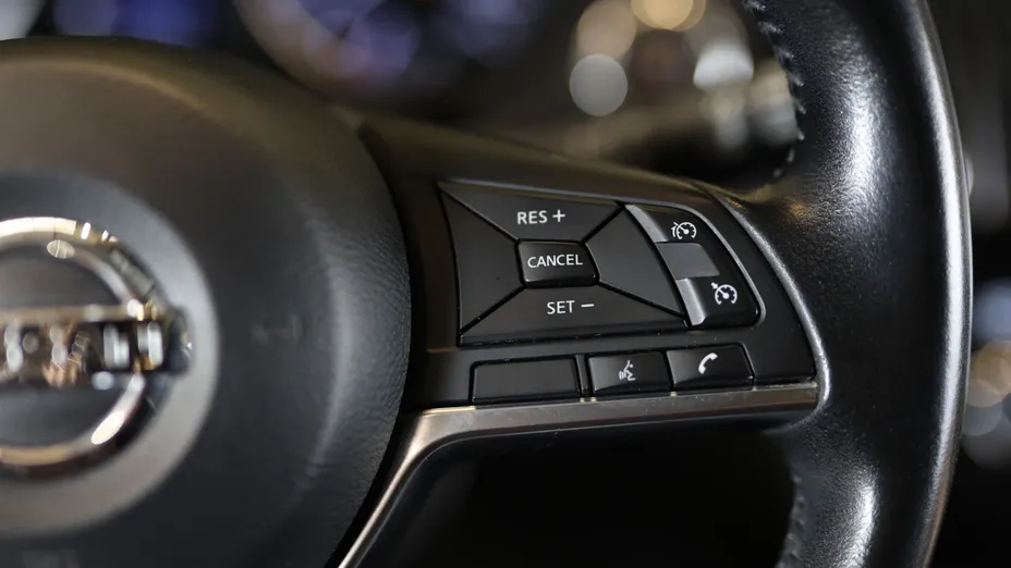 NISSAN Qashqai Qashqai 1.3 DIG-T N-Connecta DCT