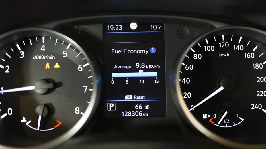 NISSAN Qashqai Qashqai 1.3 DIG-T N-Connecta DCT