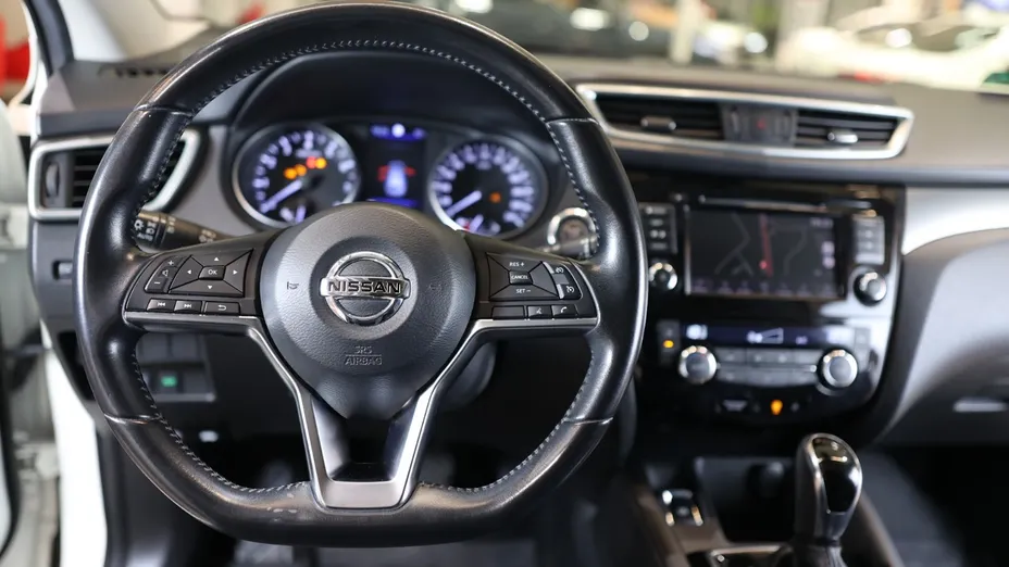 NISSAN Qashqai Qashqai 1.3 DIG-T N-Connecta DCT