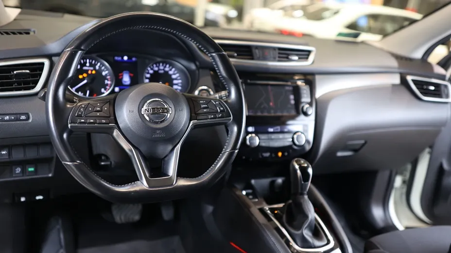 NISSAN Qashqai Qashqai 1.3 DIG-T N-Connecta DCT