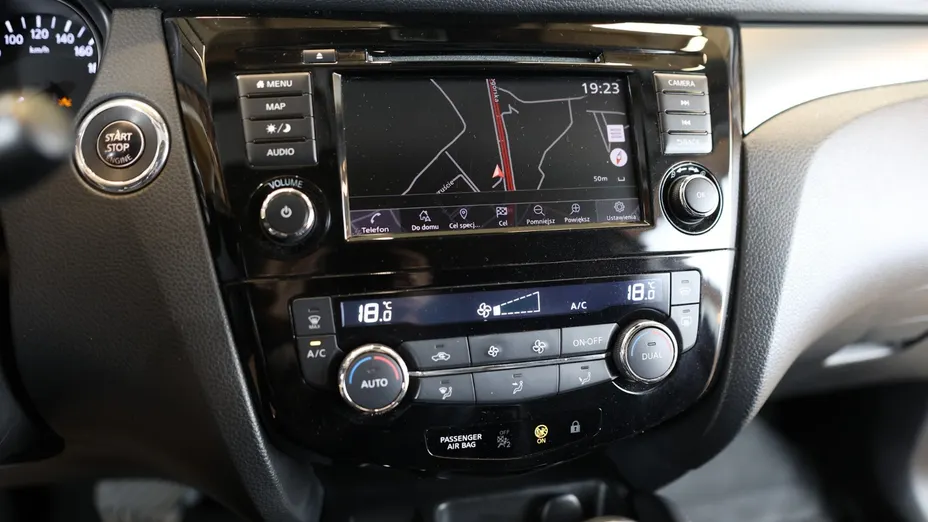 NISSAN Qashqai Qashqai 1.3 DIG-T N-Connecta DCT