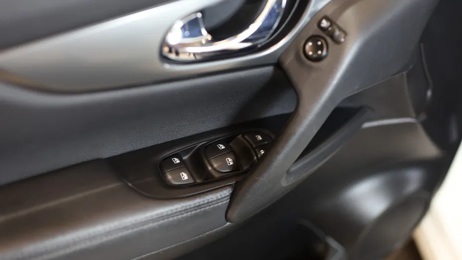 NISSAN Qashqai Qashqai 1.3 DIG-T N-Connecta DCT