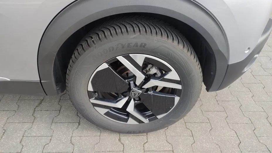 PEUGEOT 2008 2008 1.2 PureTech Allure S&S EAT8