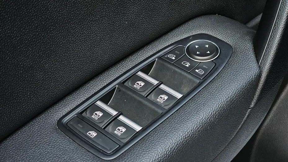 RENAULT Captur Captur 1.3 TCe mHEV Techno EDC