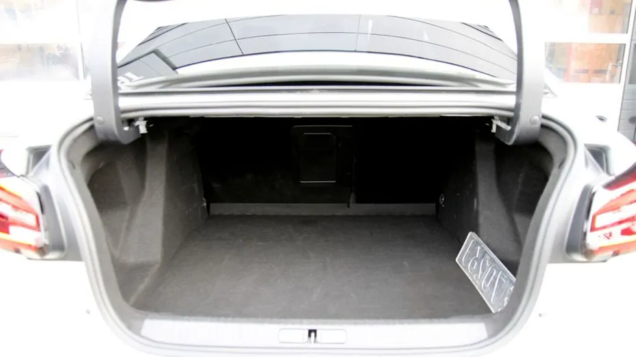 CITROEN C4 X e-C4 X EV136 50kWh Shine