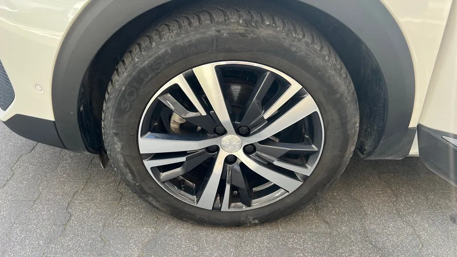 PEUGEOT 3008 3008 1.2 PureTech Allure S&S EAT8