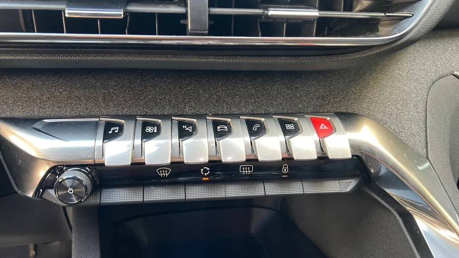 PEUGEOT 3008 3008 1.2 PureTech Allure S&S EAT8