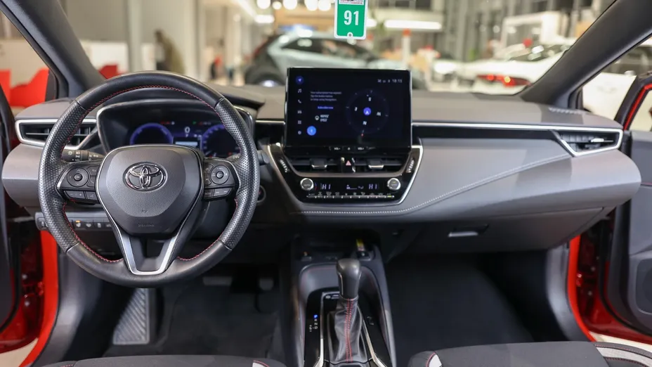 TOYOTA Corolla Corolla 2.0 Hybrid GR Sport Dynamic