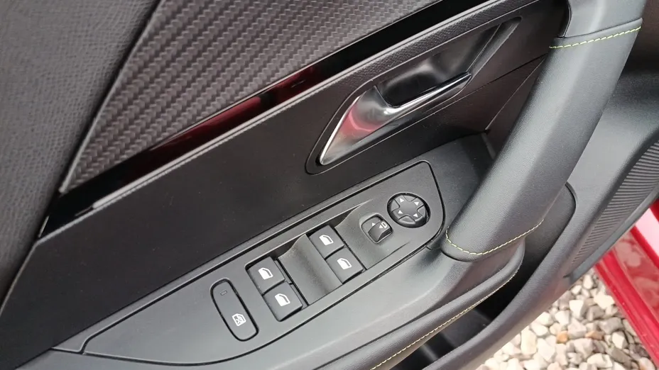 PEUGEOT 2008 2008 1.2 PureTech GT S&S EAT8