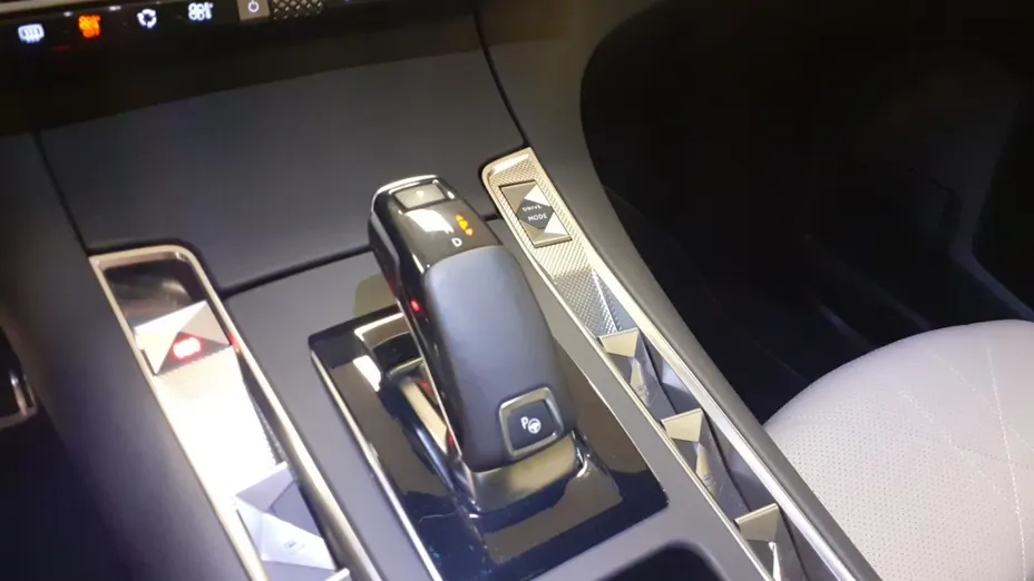 DS DS7 DS 7 1.6 PureTech Rivoli aut