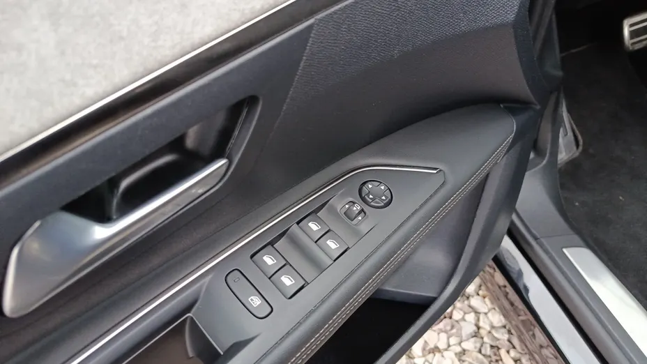 PEUGEOT 3008 3008 1.2 PureTech GT S&S EAT8