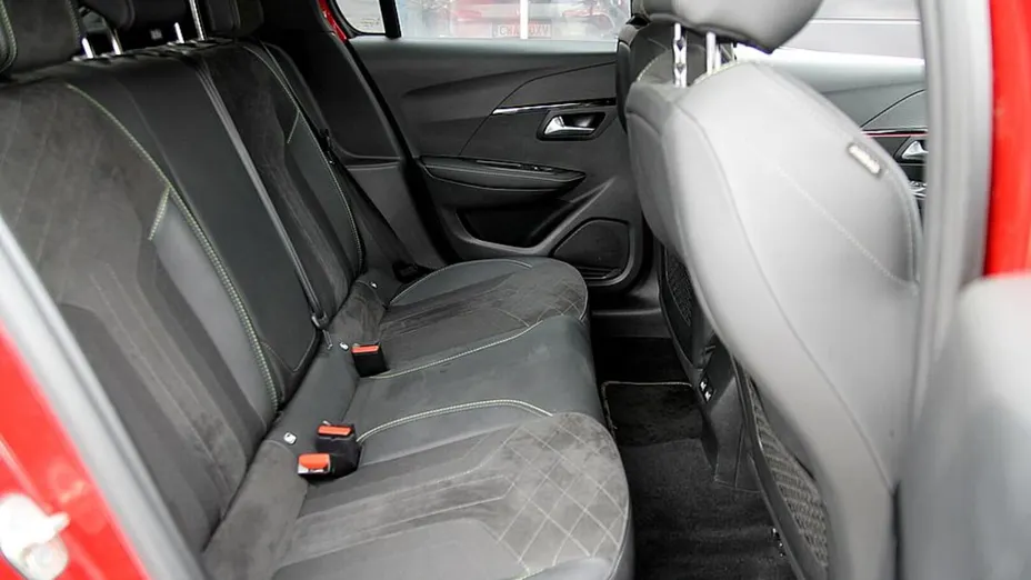 PEUGEOT 208 208 1.2 PureTech GT Pack S&S EAT8