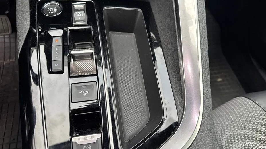 PEUGEOT 3008 3008 1.2 PureTech Allure Pack S&S EAT8