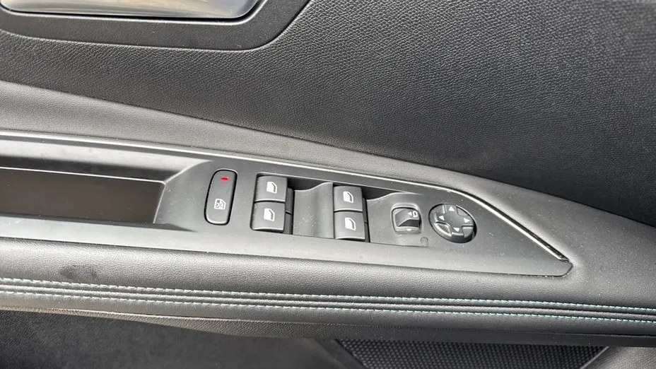 PEUGEOT 3008 3008 1.2 PureTech Allure Pack S&S EAT8