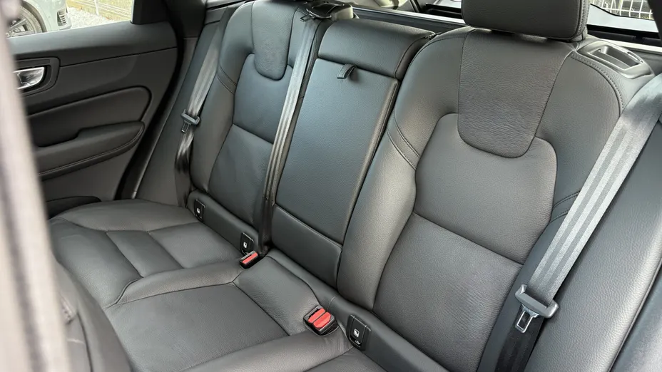 VOLVO XC60 XC60 T6 Plug-In Hybrid AWD Plus Dark aut