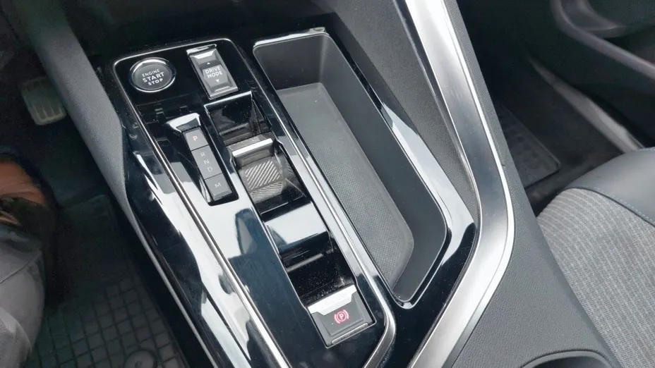 PEUGEOT 3008 3008 1.2 PureTech Allure Pack S&S EAT8