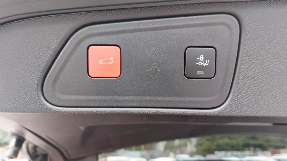 PEUGEOT 3008 3008 1.2 PureTech Allure Pack S&S EAT8