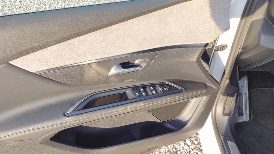 PEUGEOT 5008 5008 1.5 BlueHDi GT S&S EAT8