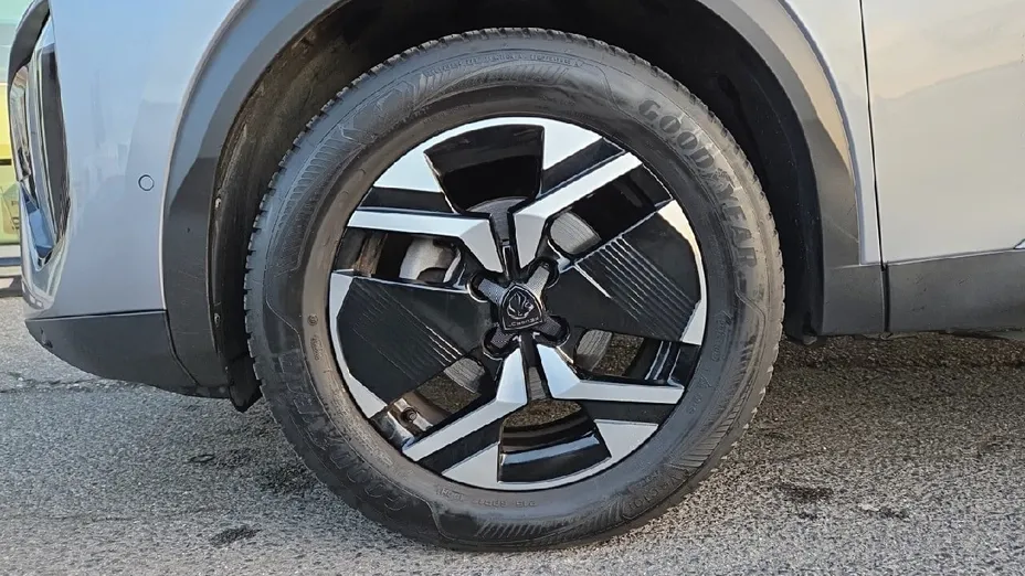 PEUGEOT 2008 2008 1.2 PureTech Allure S&S EAT8