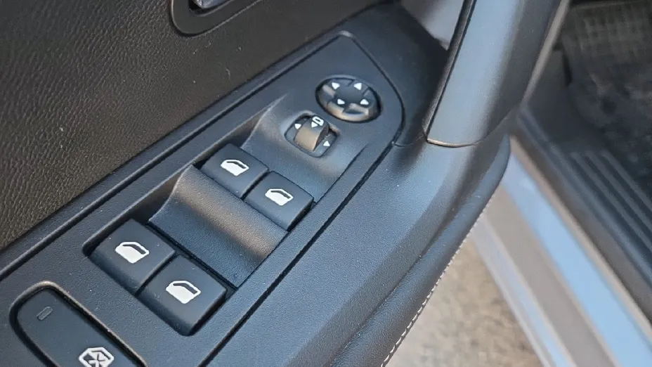 PEUGEOT 2008 2008 1.2 PureTech Allure S&S EAT8