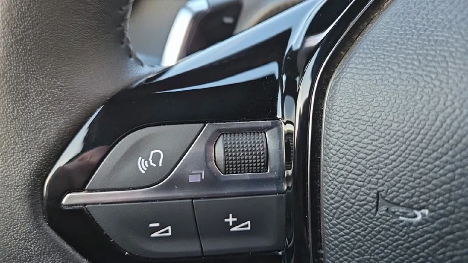 PEUGEOT 2008 2008 1.2 PureTech Allure S&S EAT8