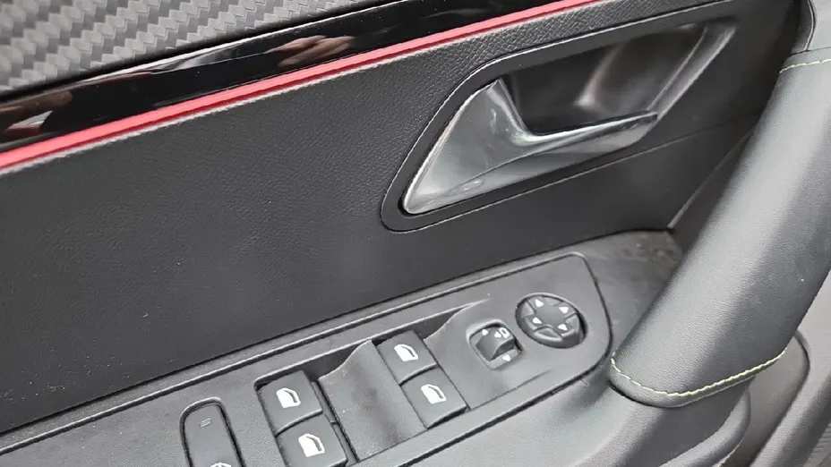 PEUGEOT 2008 2008 1.2 PureTech GT S&S EAT8