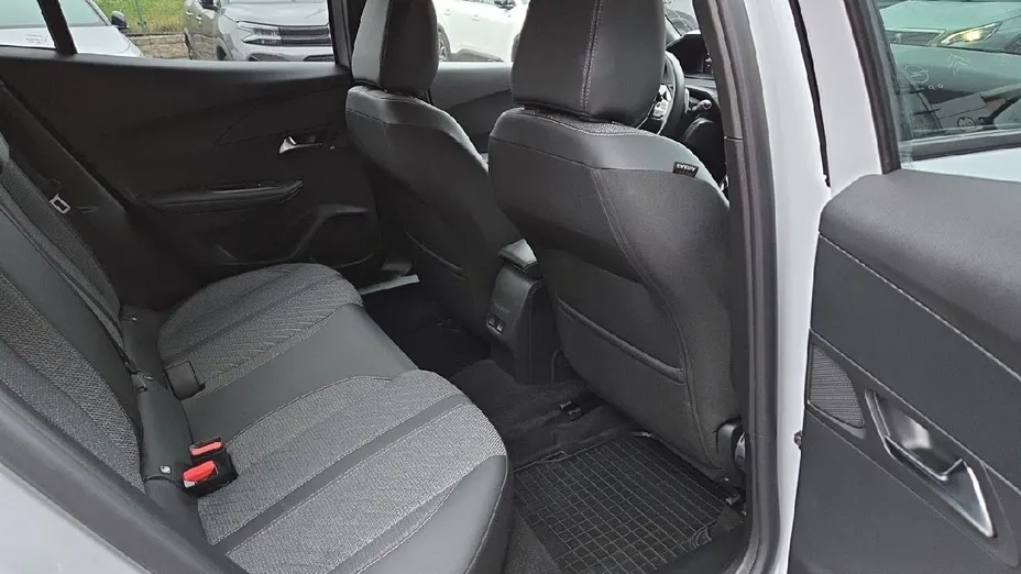 PEUGEOT 2008 2008 1.2 PureTech Allure S&S EAT8