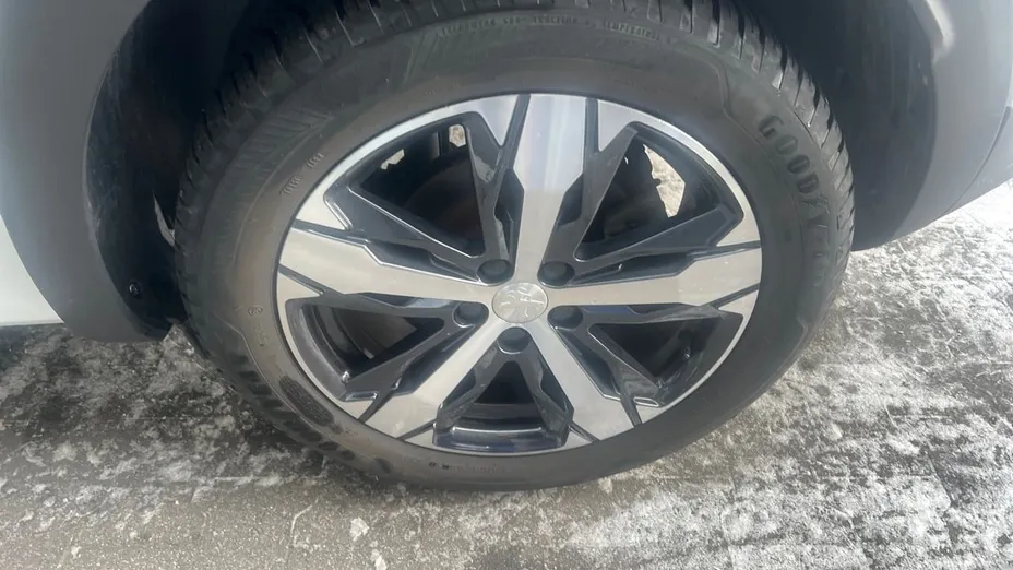 PEUGEOT 3008 3008 1.2 PureTech Allure Pack S&S EAT8