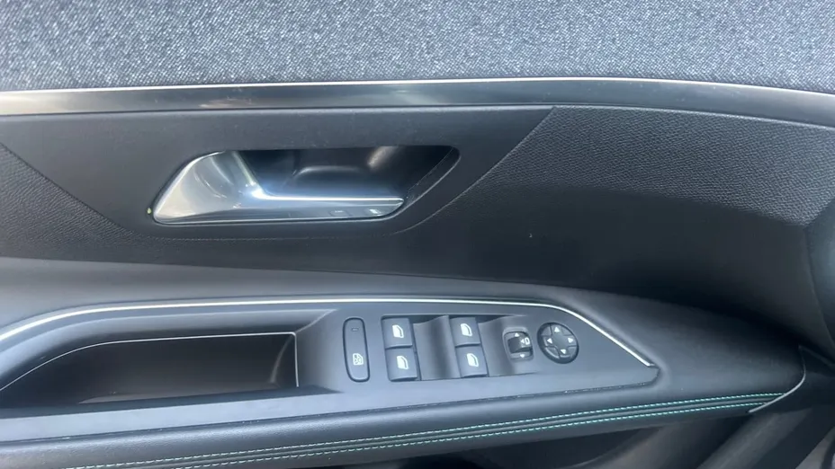 PEUGEOT 3008 3008 1.2 PureTech Allure Pack S&S EAT8