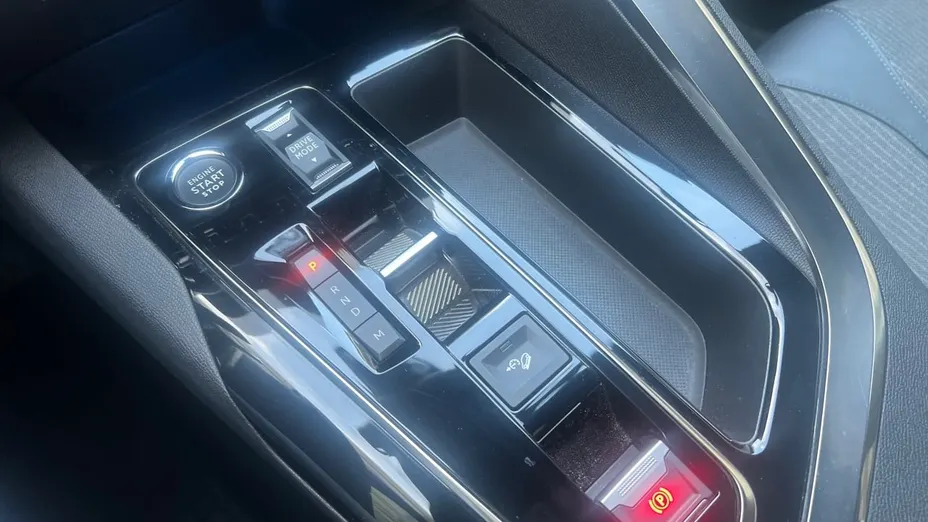 PEUGEOT 3008 3008 1.2 PureTech Allure Pack S&S EAT8