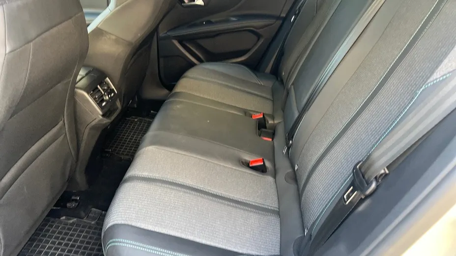 PEUGEOT 3008 3008 1.2 PureTech Allure Pack S&S EAT8