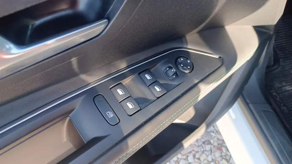 PEUGEOT 3008 3008 1.2 PureTech Allure Pack S&S EAT8