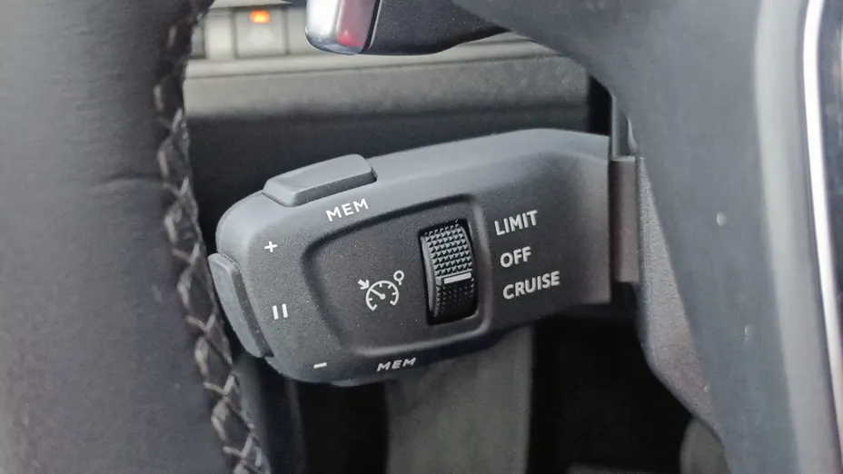 PEUGEOT 3008 3008 1.2 PureTech Allure Pack S&S EAT8